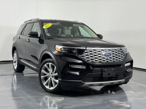 Used 2022 Ford Explorer Platinum w/ Equipment Group 601A AWD/4WD image 2