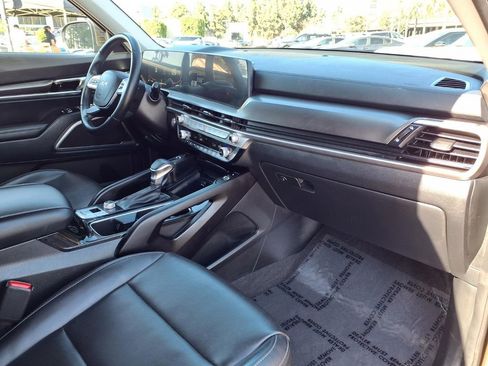 Used 2024 Kia Telluride S image 14