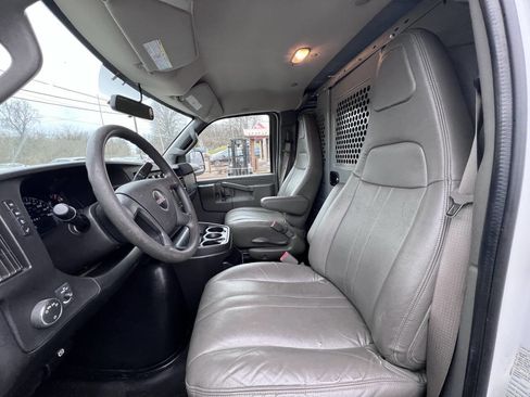 Used 2018 GMC Savana 2500 Extended image 10