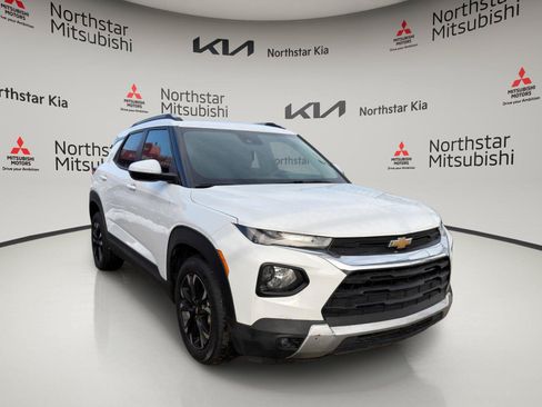 Used 2022 Chevrolet TrailBlazer LT w/ Driver Confidence Package FWD image 5