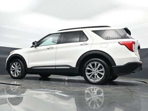 Used 2023 Ford Explorer XLT w/ Equipment Group 202A AWD/4WD image 25