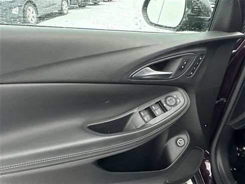 Used 2020 Buick Encore GX Essence image 29