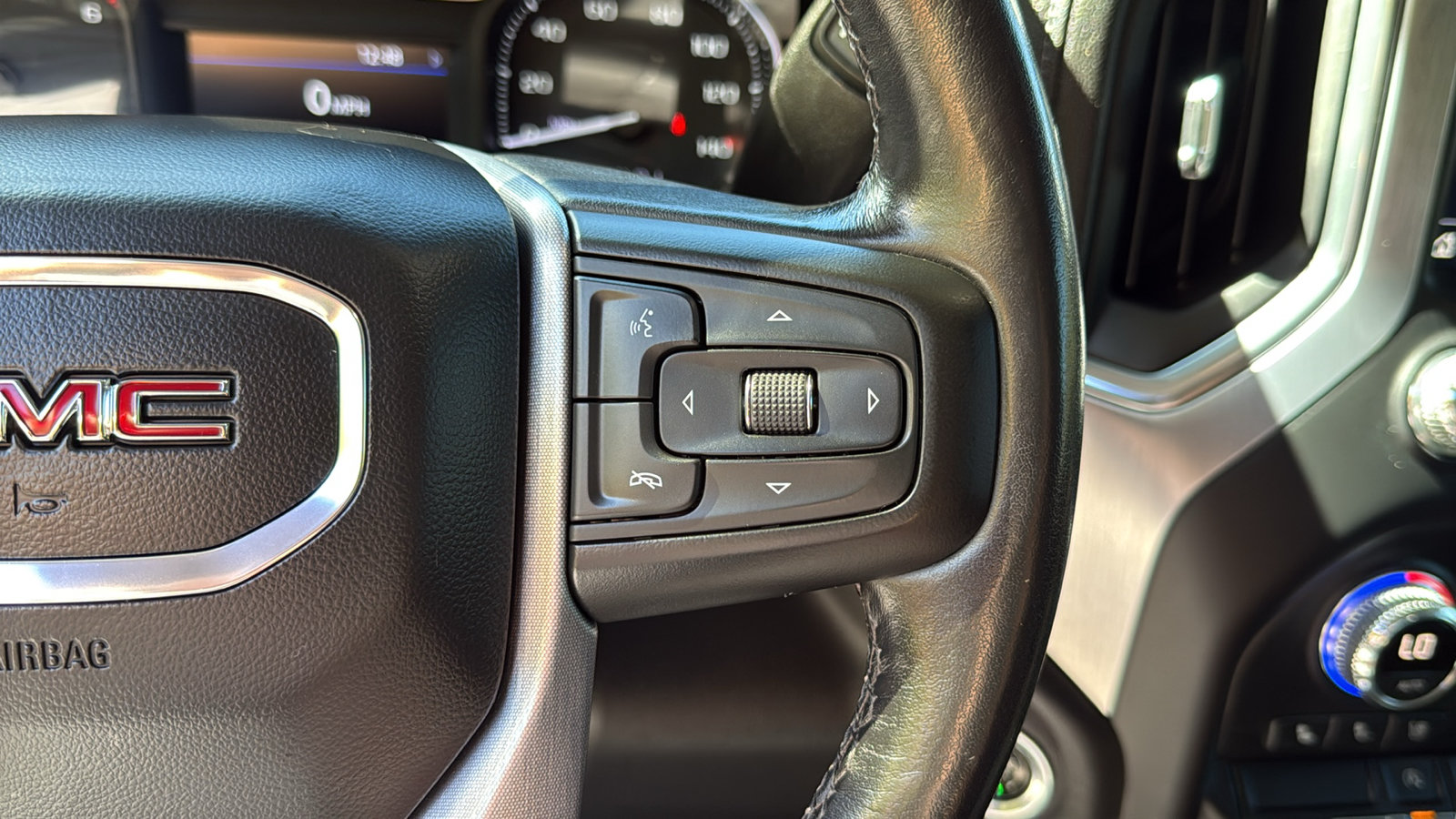 Used 2021 GMC Sierra 1500 SLT w/ SLT Premium Package AWD/4WD image 17