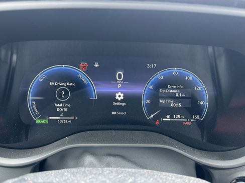 Used 2025 Toyota Sienna Platinum image 26