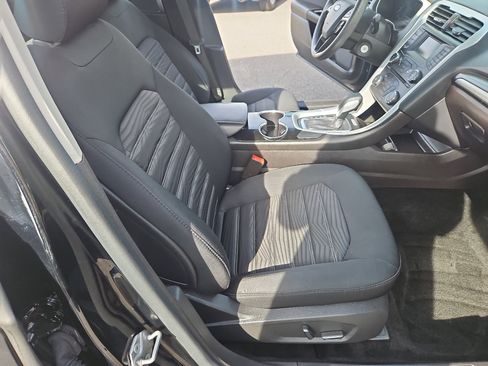 Used 2016 Ford Fusion SE image 14