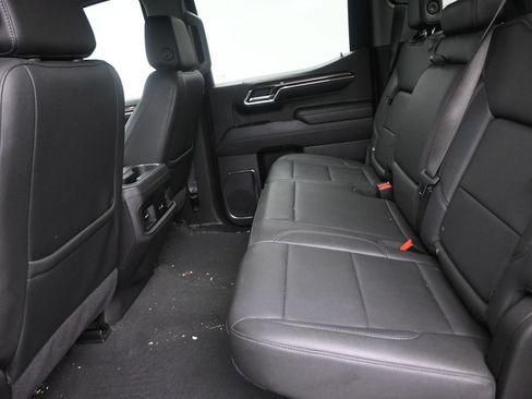 Used 2024 Chevrolet Silverado 1500 LT Trail Boss w/ Convenience Package II AWD/4WD image 15