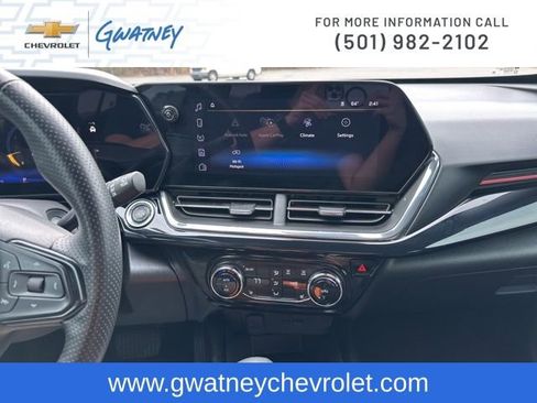 Used 2025 Chevrolet Trax RS w/ Driver Confidence Package image 17