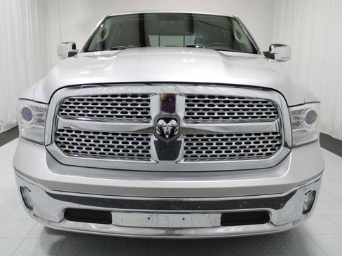 Used 2017 RAM 1500 Laramie w/ Convenience Group AWD/4WD image 3
