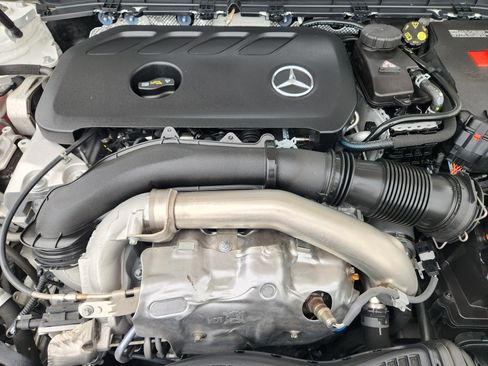 Used 2025 Mercedes-Benz GLB 250 image 22