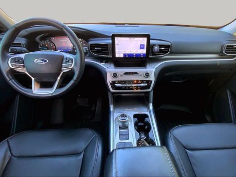 Used 2021 Ford Explorer XLT w/ Equipment Group 202A RWD image 15