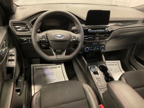 Used 2025 Ford Escape ST-Line AWD/4WD image 2