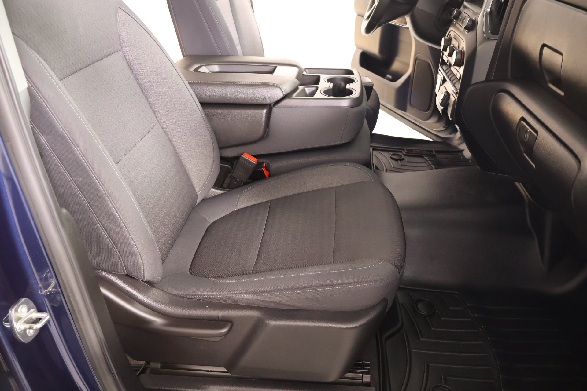 Used 2020 Chevrolet Silverado 1500 LT w/ Texas Edition AWD/4WD image 13