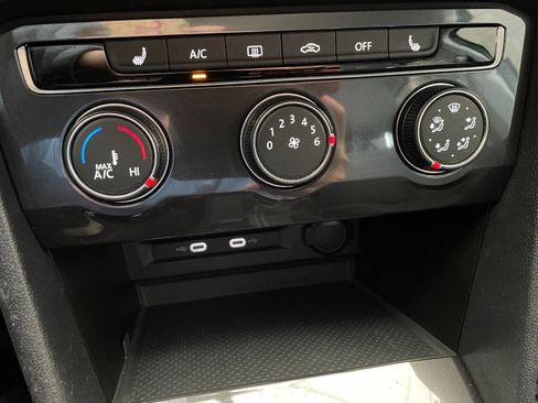 Used 2022 Volkswagen Tiguan S image 35