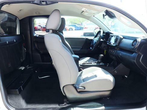 Used 2022 Toyota Tacoma SR image 26