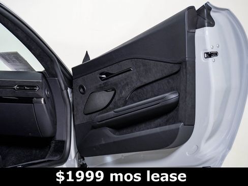 Used 2025 Aston Martin V8 Vantage Coupe image 19