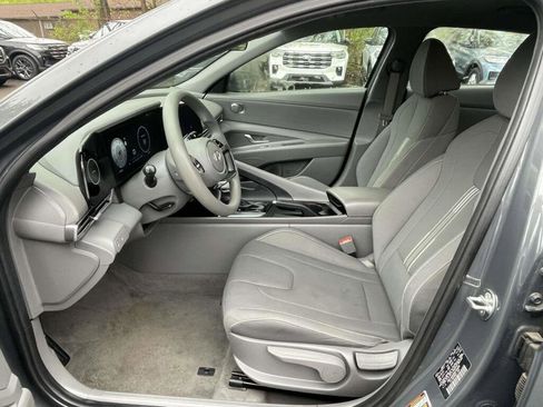 Used 2024 Hyundai Elantra SEL FWD image 15