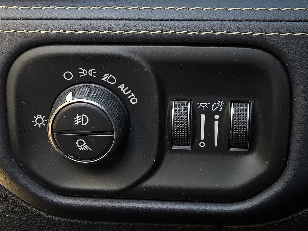 Used 2019 RAM 1500 Limited AWD/4WD image 17