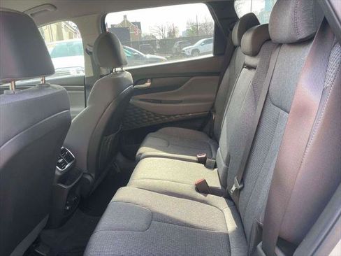 Used 2019 Hyundai Santa Fe SE image 10
