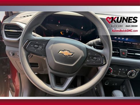 Used 2025 Chevrolet TrailBlazer LT FWD image 15