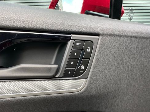 Used 2026 Porsche Cayenne Coupe image 20