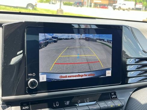 Used 2025 Toyota Camry SE FWD image 31