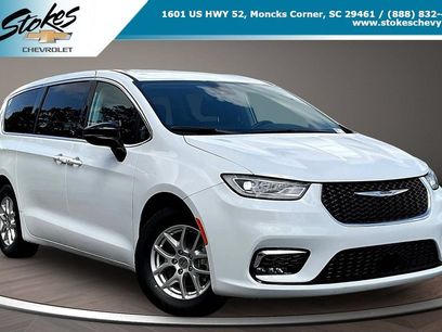 Used 2024 Chrysler Pacifica Touring-L