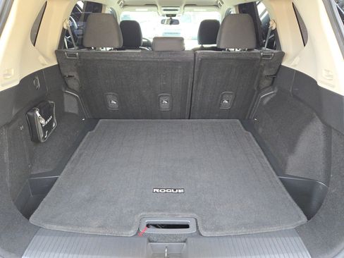 Used 2022 Nissan Rogue SV image 24