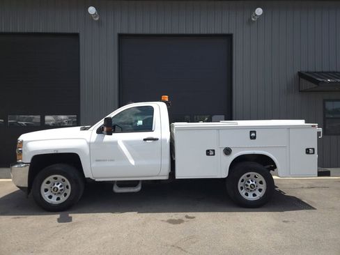 Used 2018 Chevrolet Silverado 3500 W/T RWD image 1