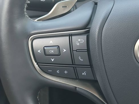 Used 2023 Lexus LS 500 w/ Accessory Package (Z2) image 27