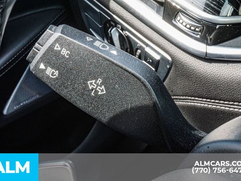 Used 2022 BMW 750i xDrive w/ M Sport Package image 35