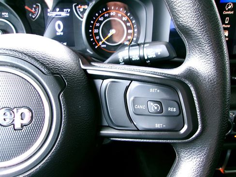 Used 2024 Jeep Wrangler Sport AWD/4WD image 11