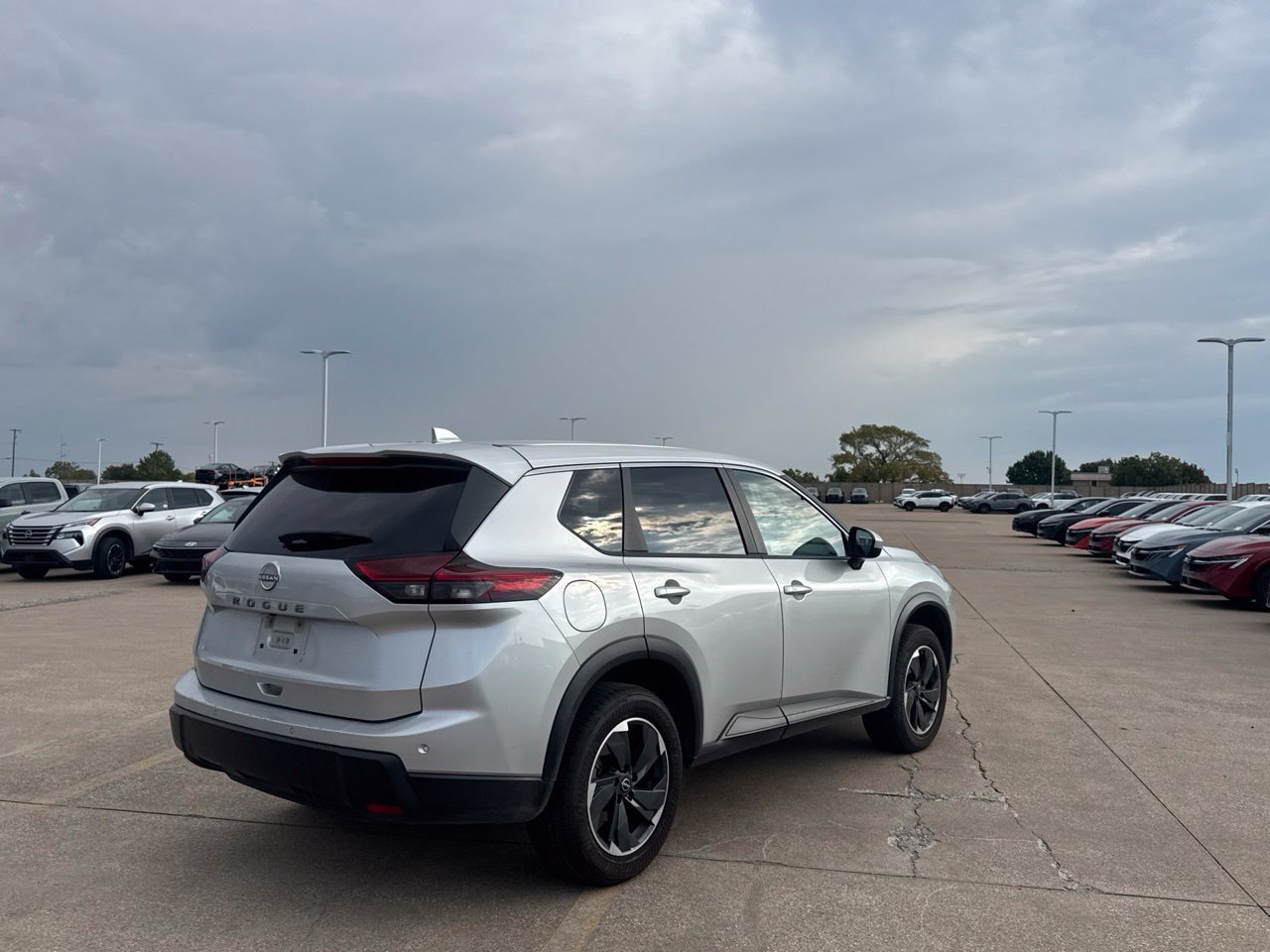 Certified 2025 Nissan Rogue SV FWD image 23