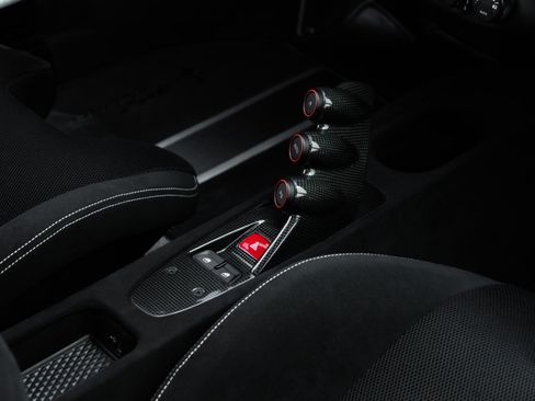 Used 2015 Ferrari 458 Speciale Coupe RWD image 34
