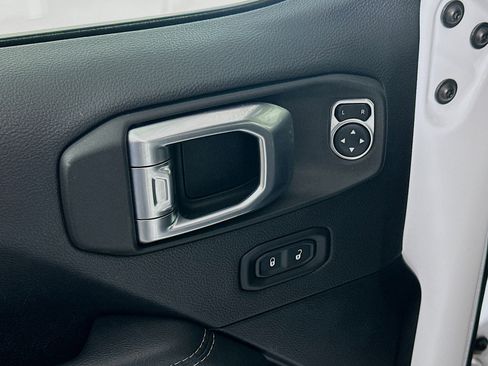 Used 2022 Jeep Wrangler Sahara w/ Cold Weather Group image 15