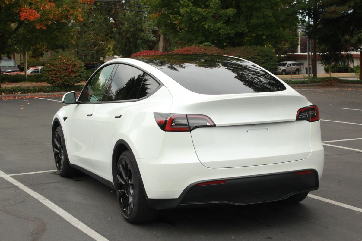 Used 2022 Tesla Model Y Long Range AWD/4WD image 5