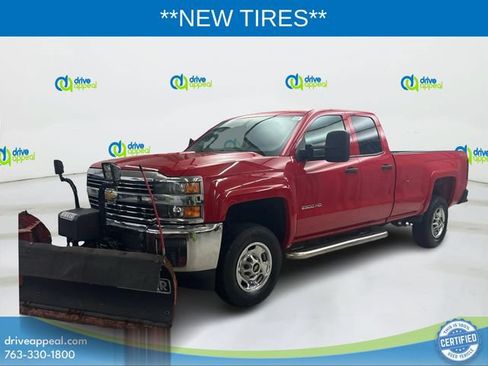 Used 2015 Chevrolet Silverado 2500 W/T AWD/4WD image 2