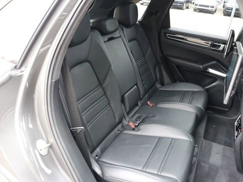 Used 2020 Porsche Cayenne Turbo image 47