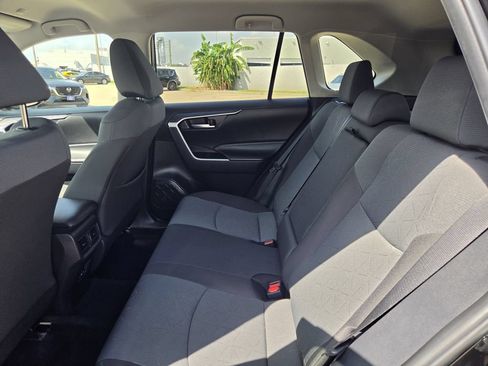 Used 2025 Toyota RAV4 XLE FWD image 28
