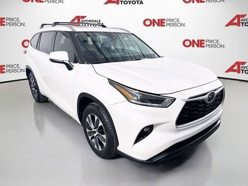 Used 2021 Toyota Highlander XLE image 1