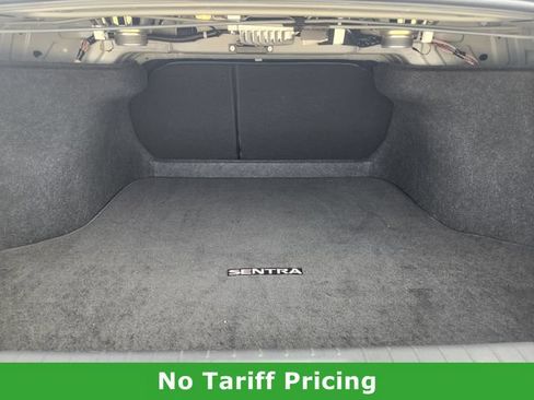 Used 2025 Nissan Sentra SR w/ SR Premium Package FWD image 31