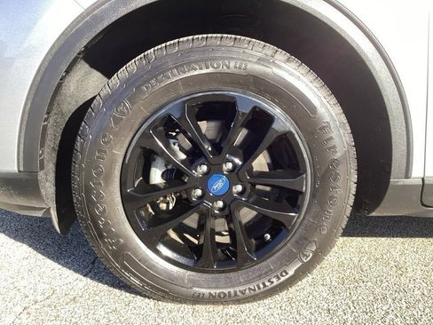 Used 2020 Ford Escape SE image 16