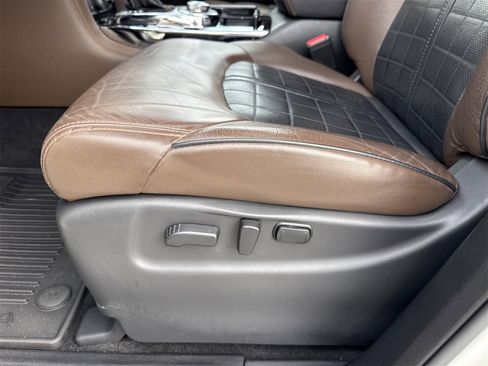 Used 2020 Nissan Armada Platinum w/ Platinum Reserve Package image 24