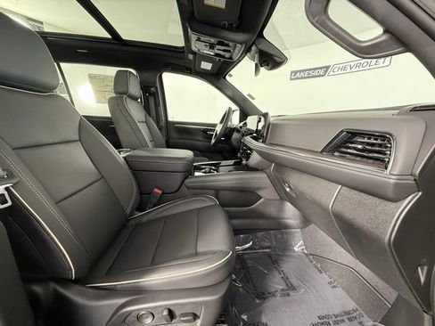 New 2025 Chevrolet Suburban Premier w/ Sun And Tow Package image 18