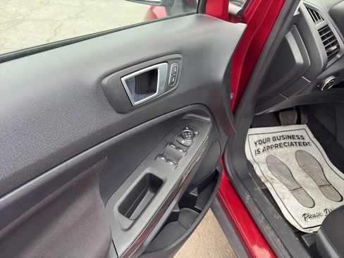 Used 2019 Ford EcoSport SE image 9