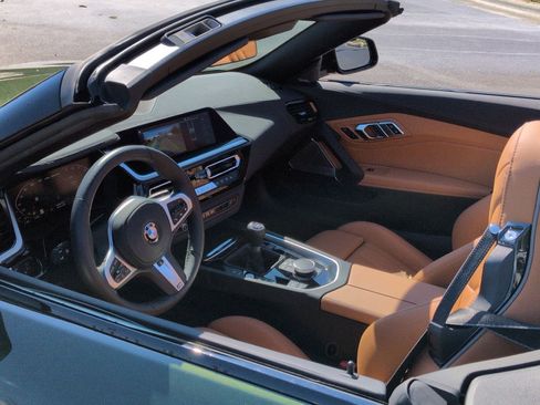 Used 2025 BMW Z4 M40i w/ Edition image 38