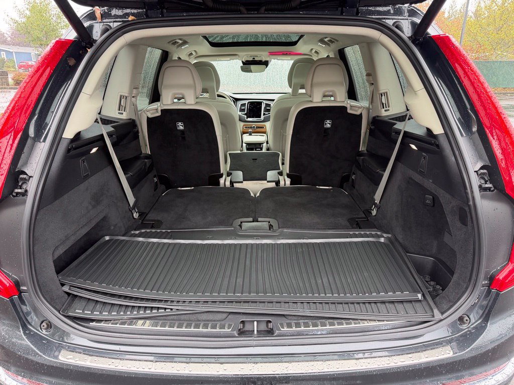 Used 2021 Volvo XC90 T8 Inscription Expression w/ Protection Package Premier AWD/4WD image 10