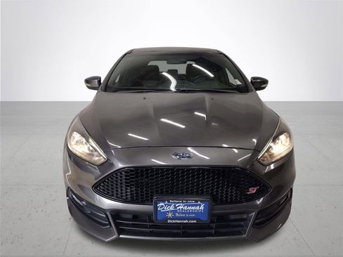 Used 2017 Ford Focus ST image 3