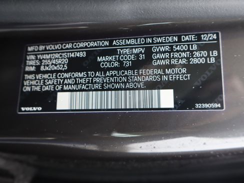 Used 2025 Volvo XC60 B5 Plus image 42