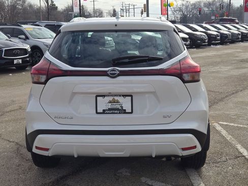 Used 2023 Nissan Kicks SV image 11