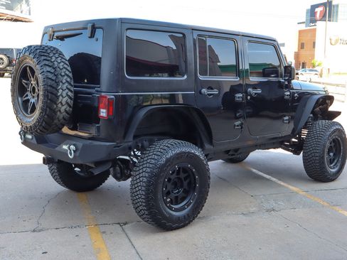 Used 2018 Jeep Wrangler Unlimited Sport S AWD/4WD image 14